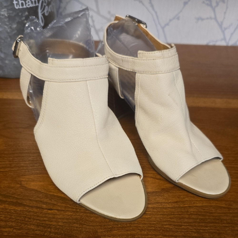 Franco Sarto Cream Women's Open-Toe Sandals